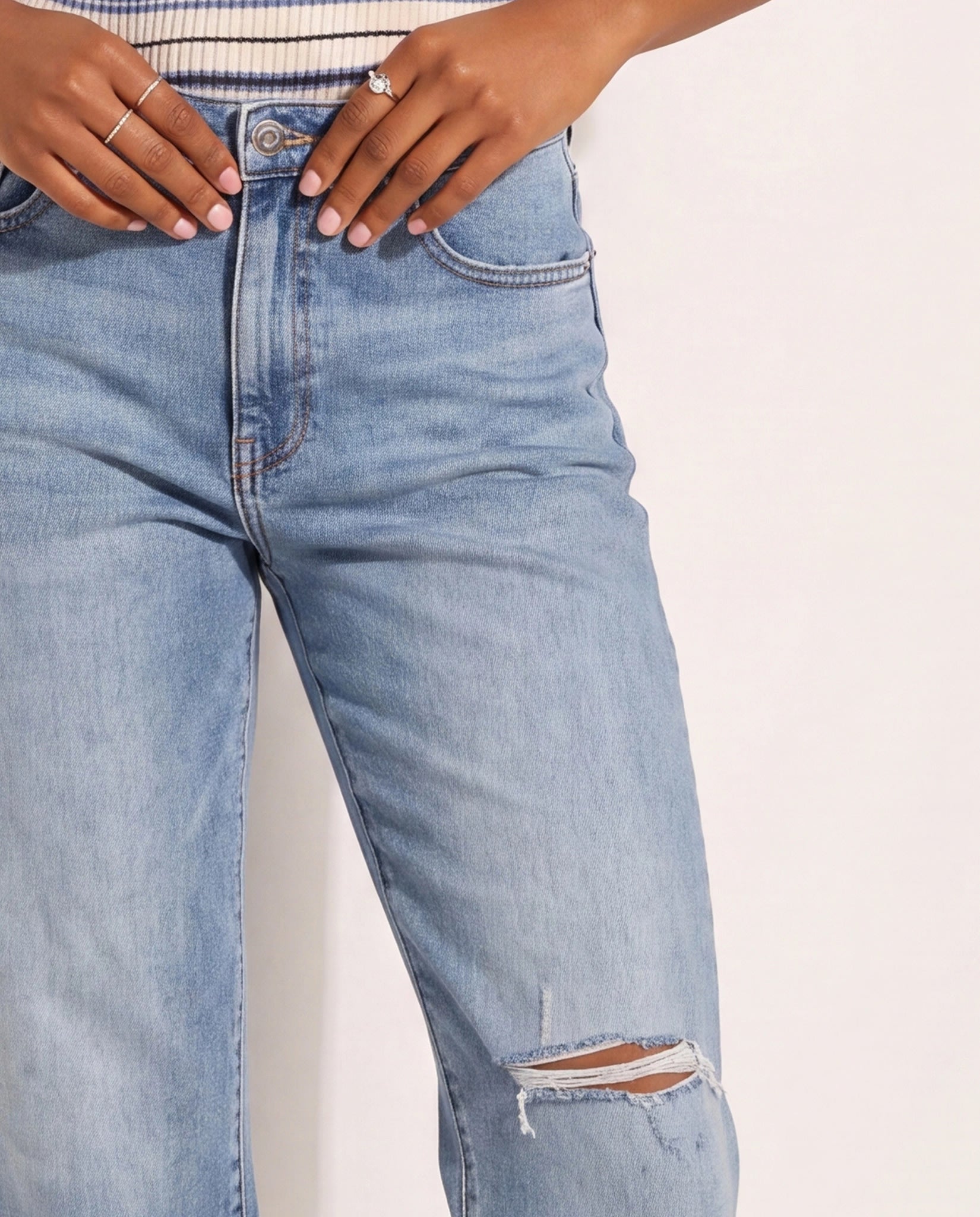 Saltwater $|& SEAS Gigi High Rise Boyfriend Ankle Jean - SOF Full Front