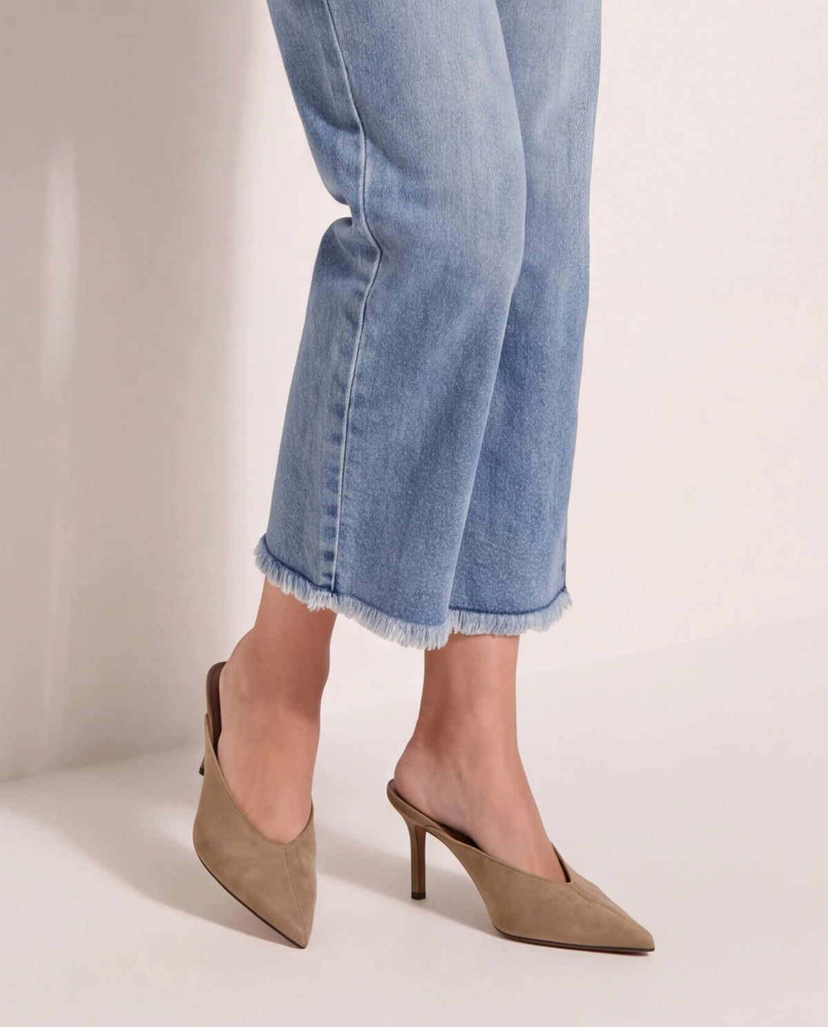 Saltwater $|& Herizon Roam Distressed Cropped Wide Leg Jean - SOF Back