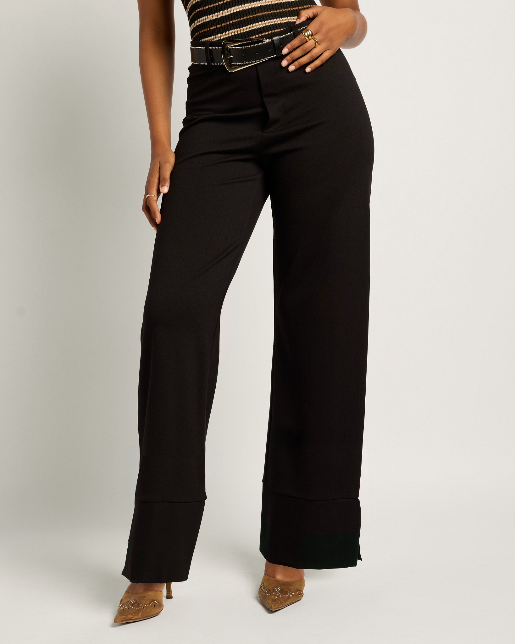 Black $|& SEAS Abigail High Rise Wide Leg Slit Pant - SOF Front