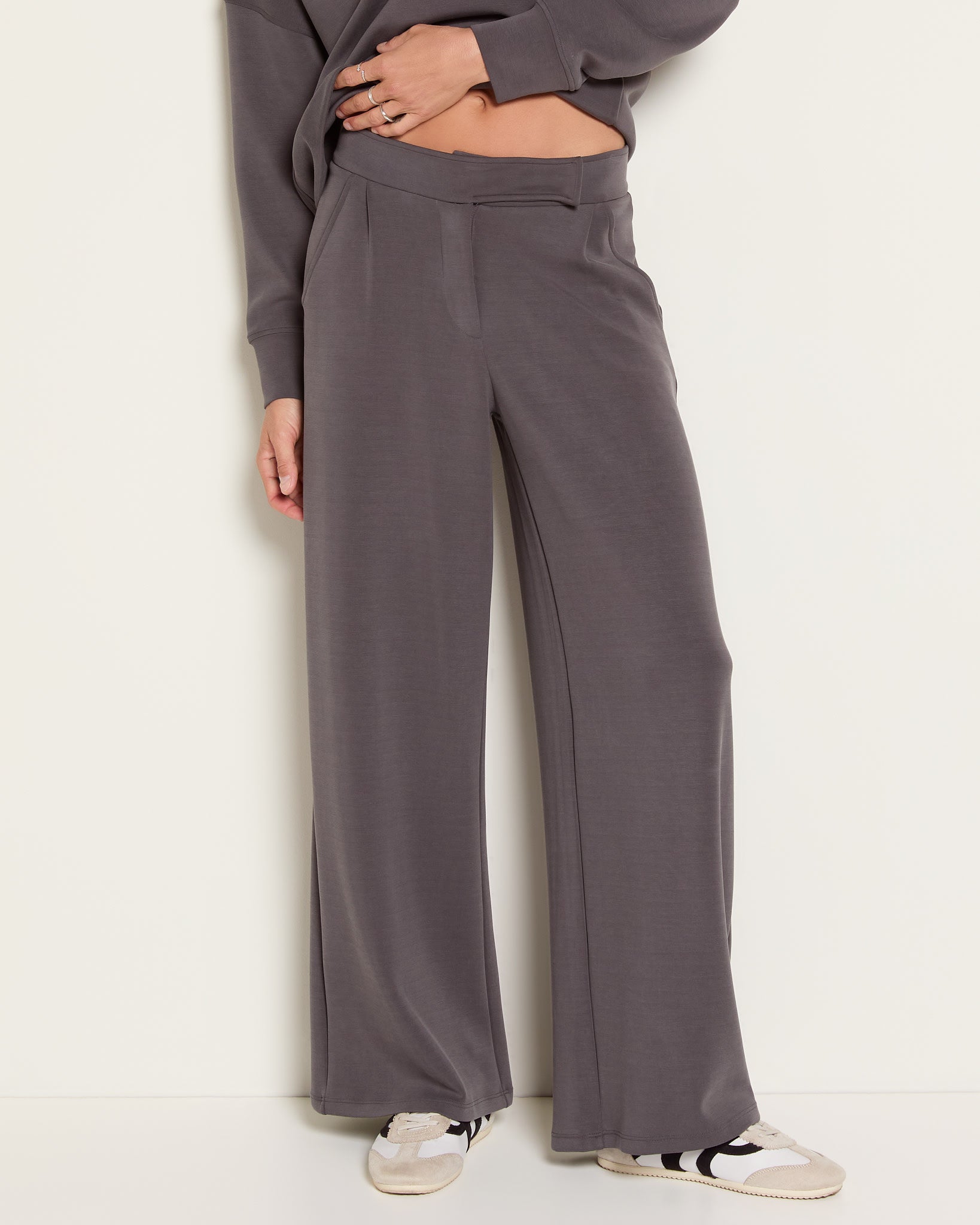 Cinder $|& SEAS Jenni High Rise Pleat Front Trouser - SOF Front
