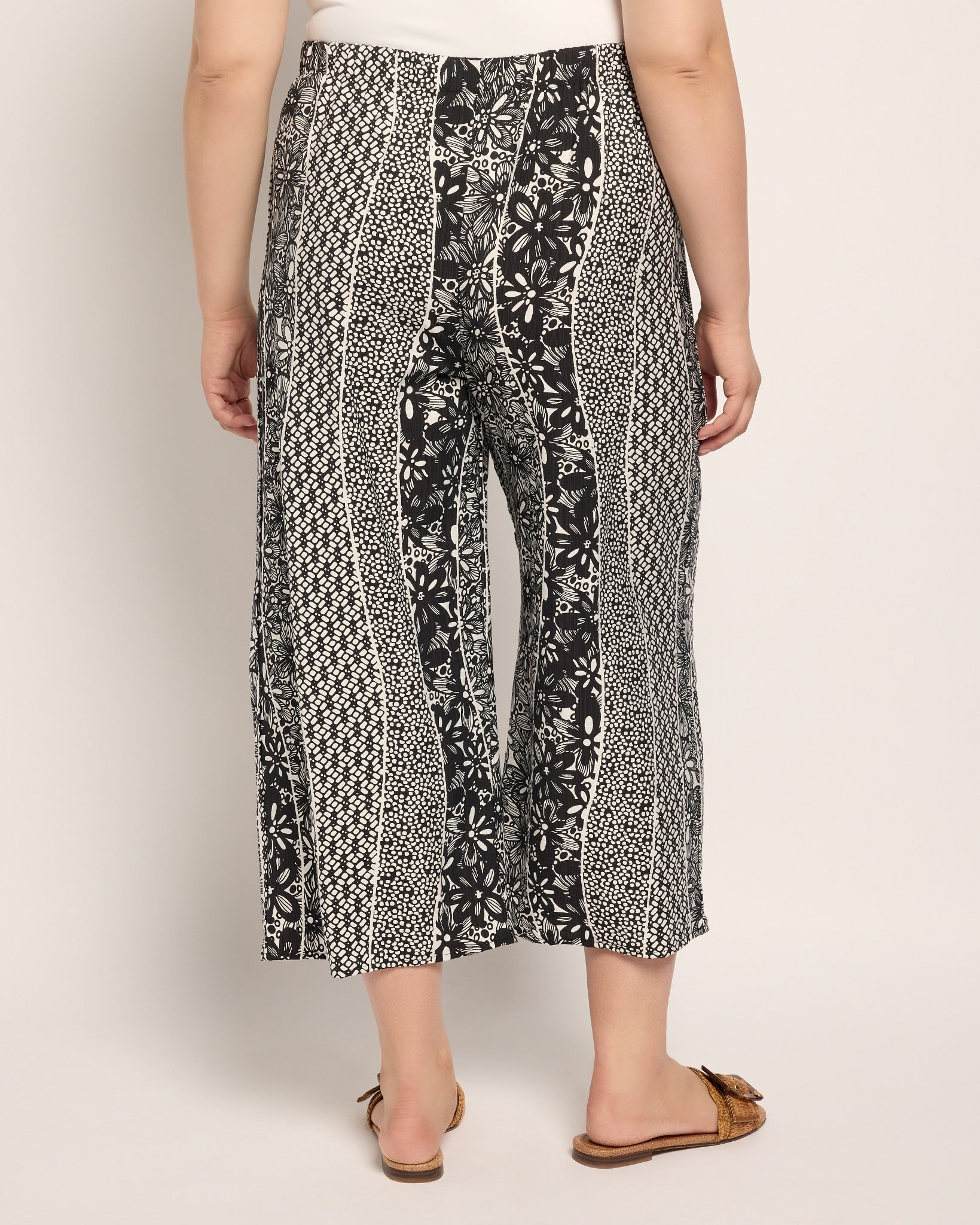 Black/Nat $|& Loveappella Wide Leg Crop Pant - SOF Back
