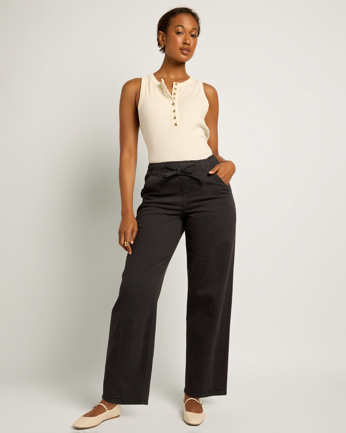 Graphite $|& SEAS Ellie Drawstring Straight Leg Pant - UGC On Fig