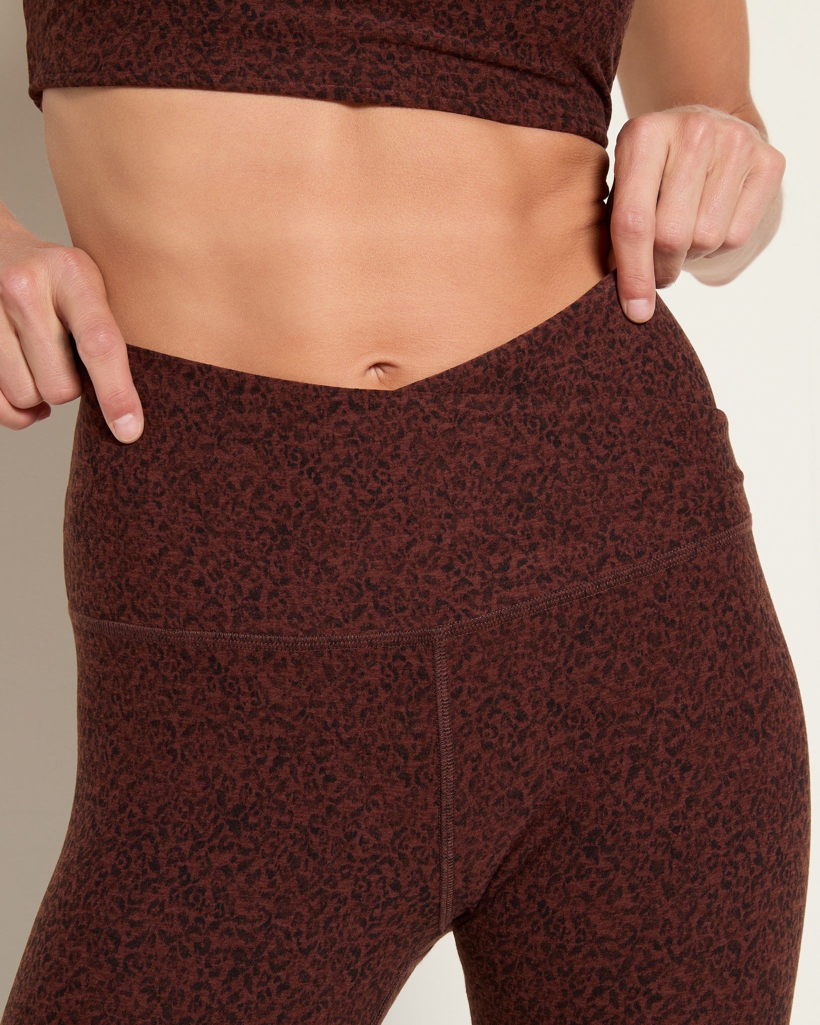 Walnut Leopard Heather $|& Interval FlowHeather Sculpt Crossover Leggings - VOF Front