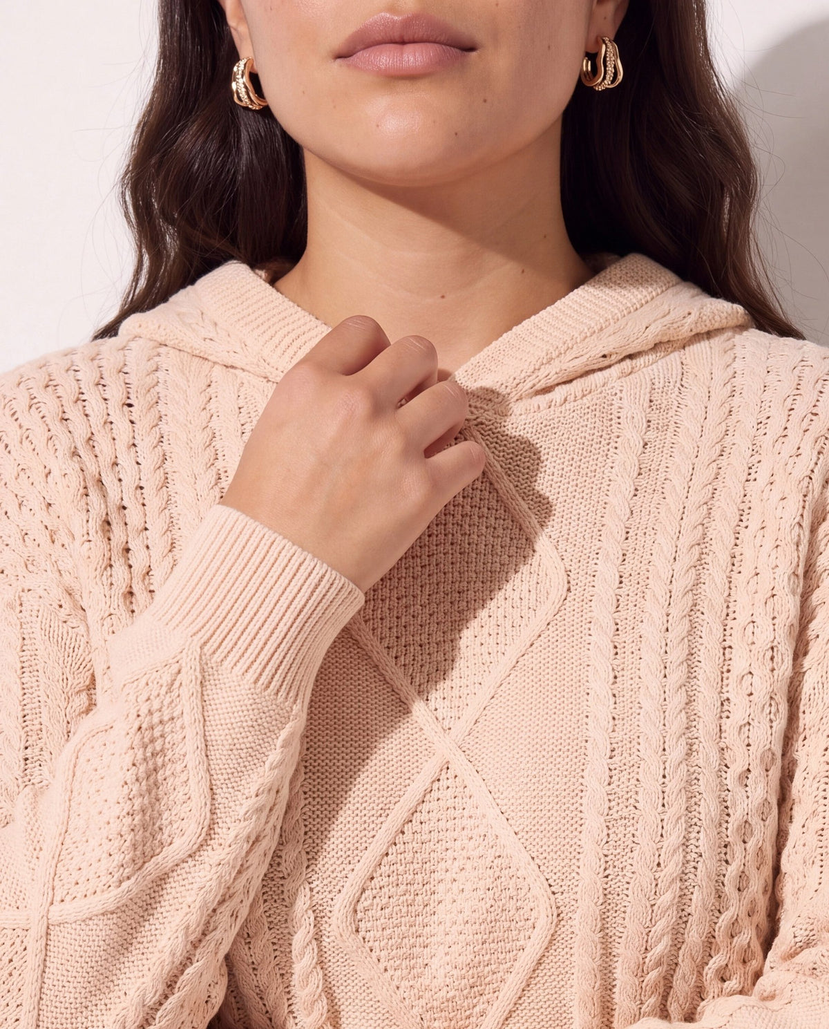 Almond $|& Herizon Traverse Cable Knit Hoodie - SOF Detail