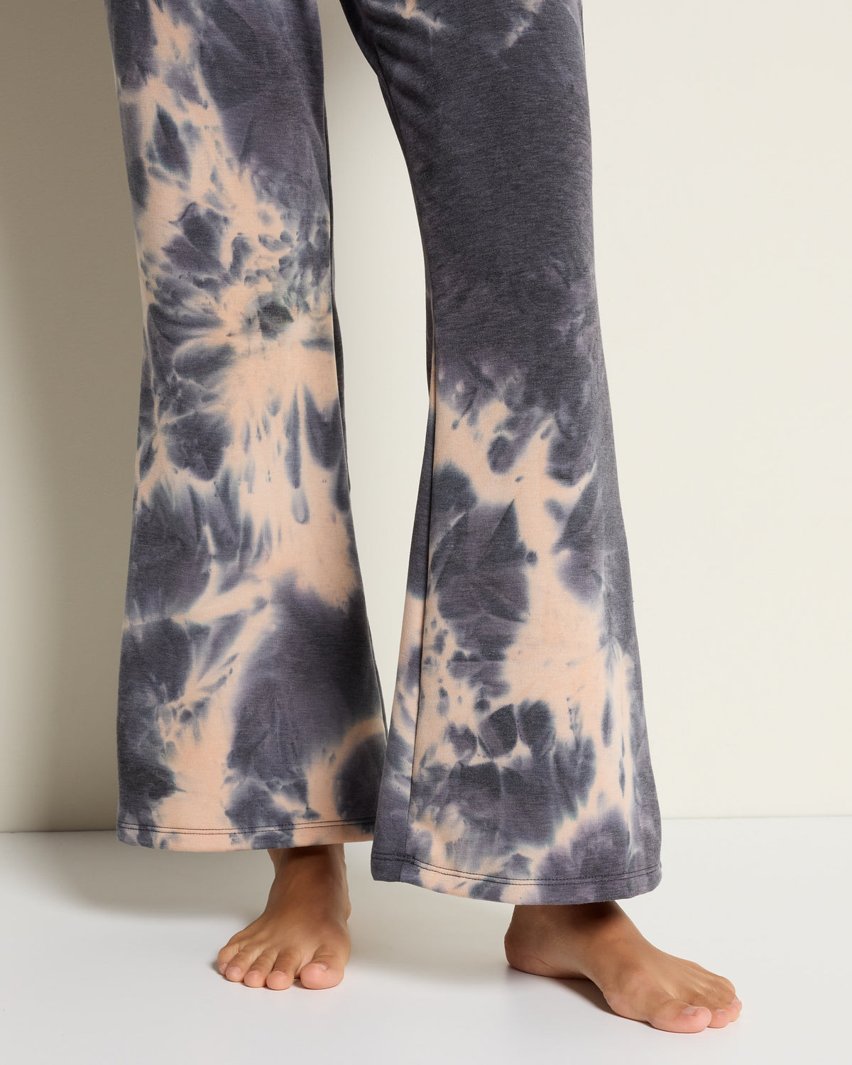 Black/Peach $|& SEAS Lara Drawstring Pant - VOF Front