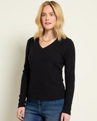 Black $|& SEAS Ray V-Neck Long Sleeve Top - SOF Front