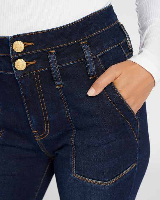 Familiarize Blue $|& Kut From The Kloth Stella High Rise Flare with Angled Pockets - SOF Detail