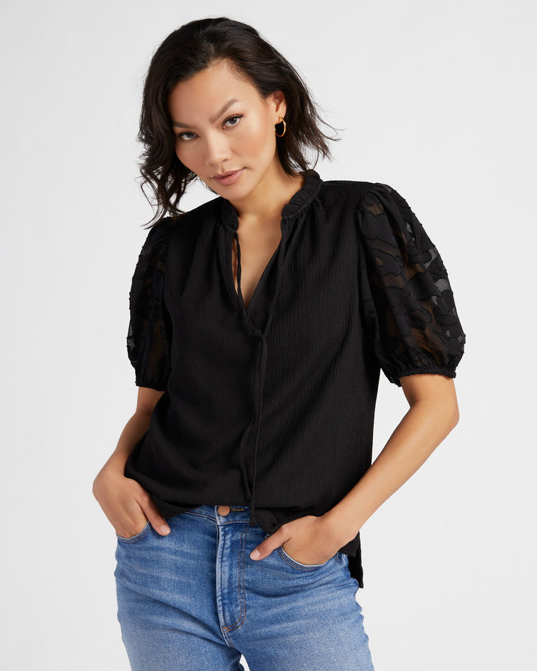 Rich Black $|& Vince Camuto Short Puff Sleeve V-Neck Floral Woven Top - SOF Front