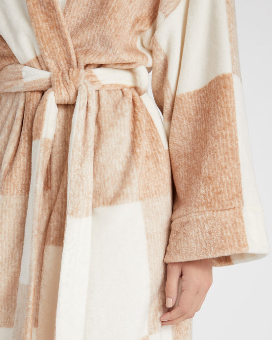 Oatmeal/Taupe $|& Bobeau Sleepwear Big Check Sleeve Plush Robe - SOF Detail