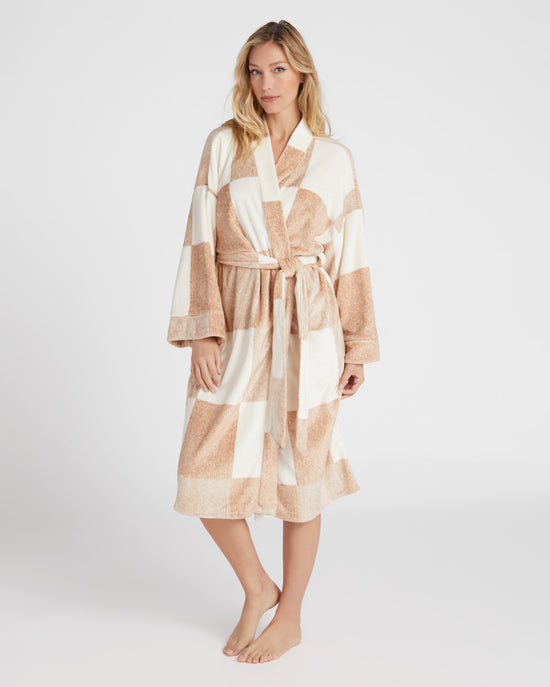 Oatmeal/Taupe $|& Bobeau Sleepwear Big Check Sleeve Plush Robe - SOF Front