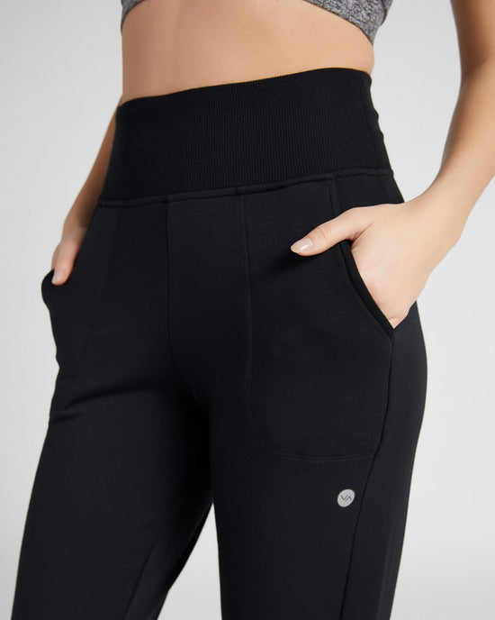 Black $|& Interval Flex Flat Front Jogger - SOF Detail